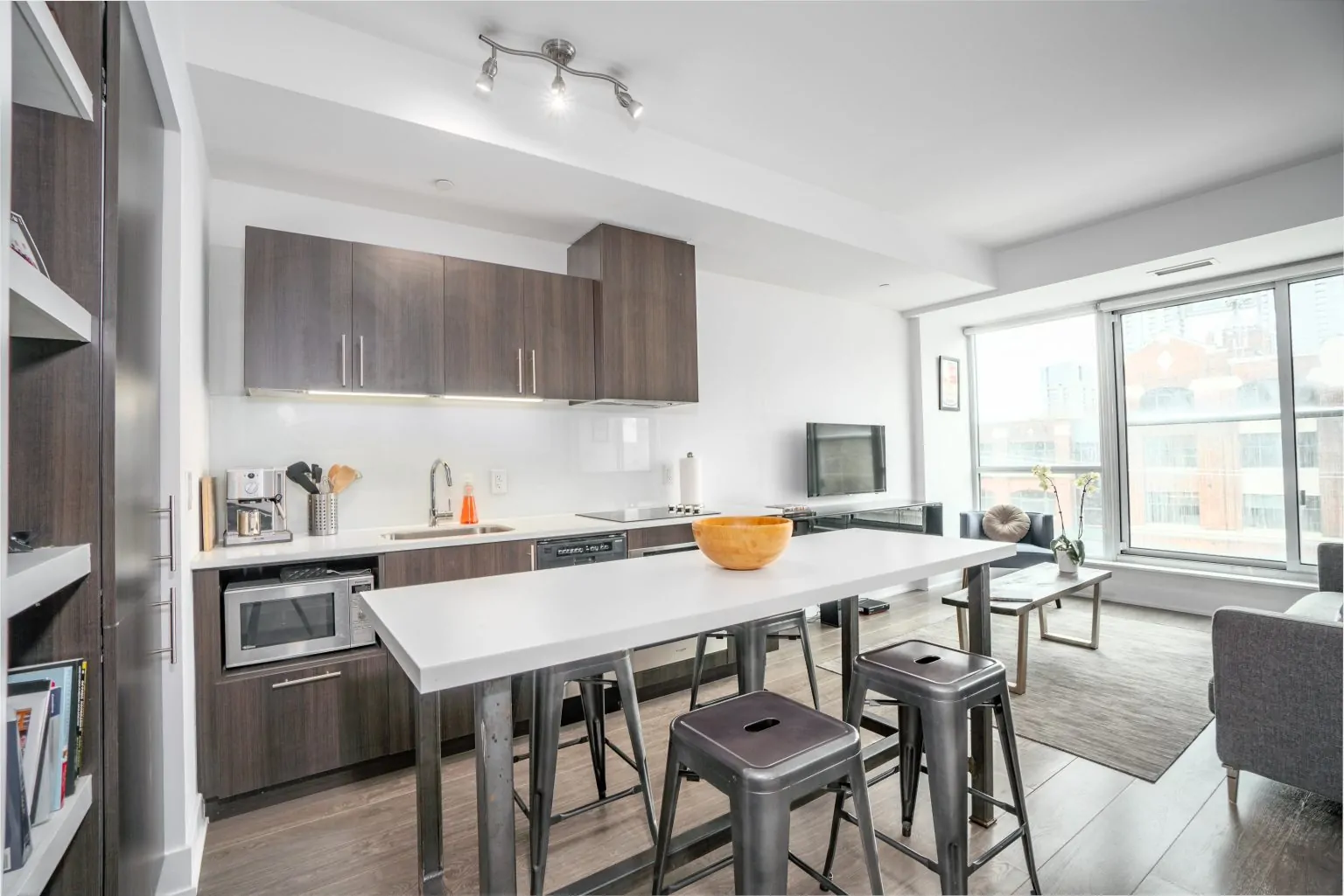 For Sale: Beautiful Loft-Style Junior 1-Bedroom Condo (508 Wellington Street West #401)