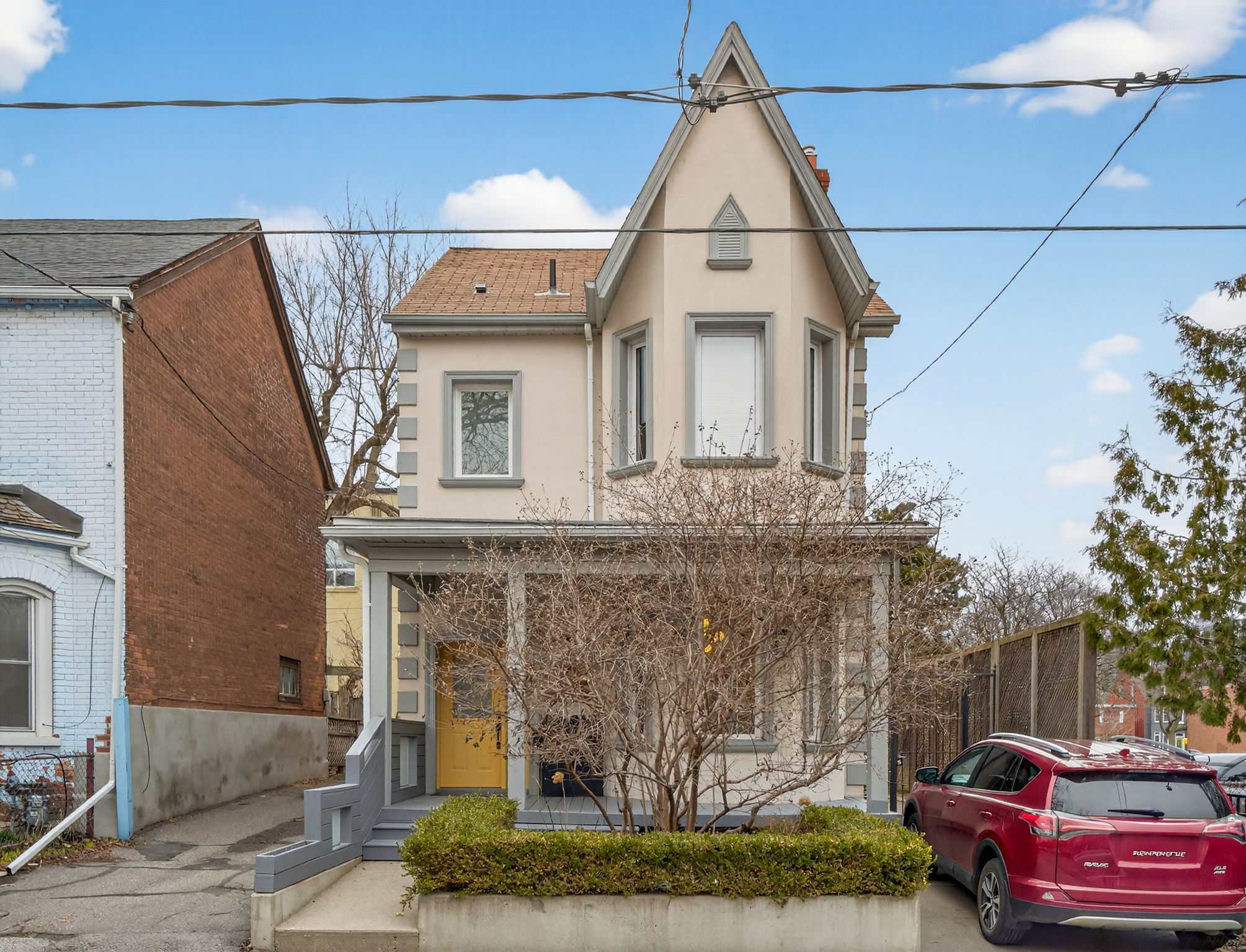 4+2 Bedroom Victorian Dream House at Queen/Dundas (103 Manning Ave)