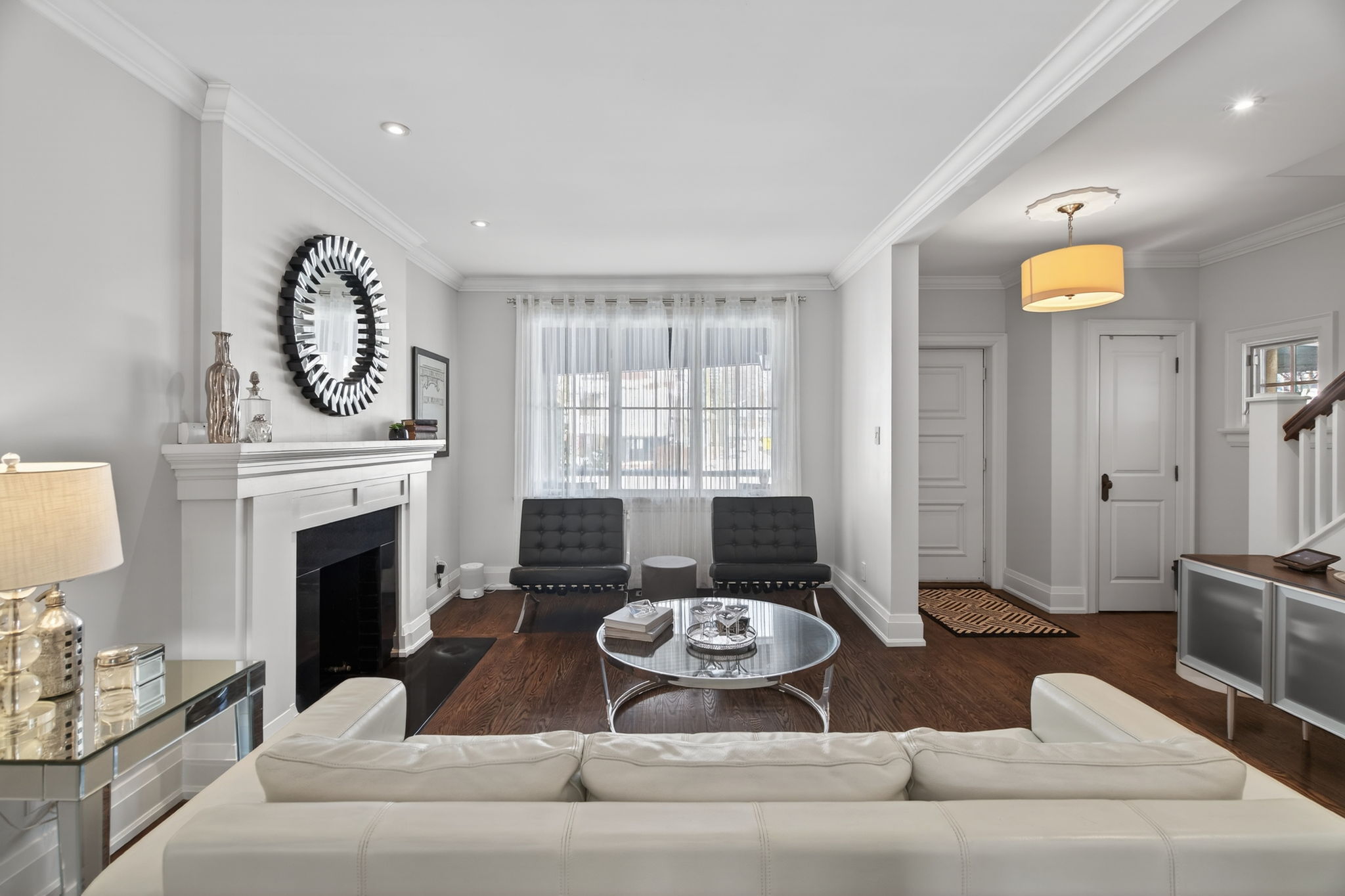 Beautiful 3-Bedroom House in Davisville Village (69 Manor Rd E)