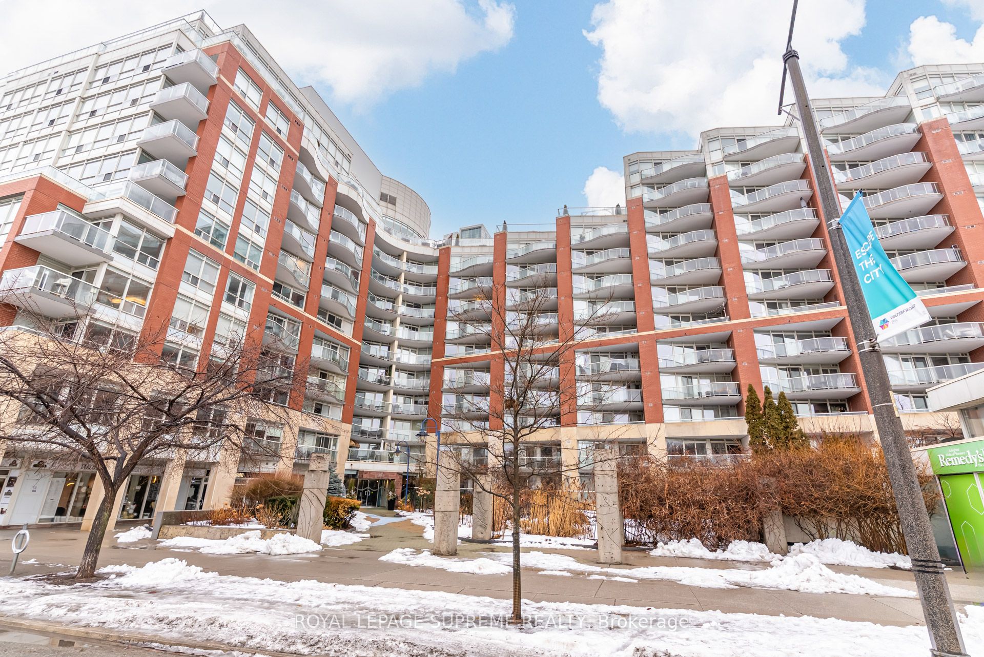 Bought: 550 Queens Quay #512