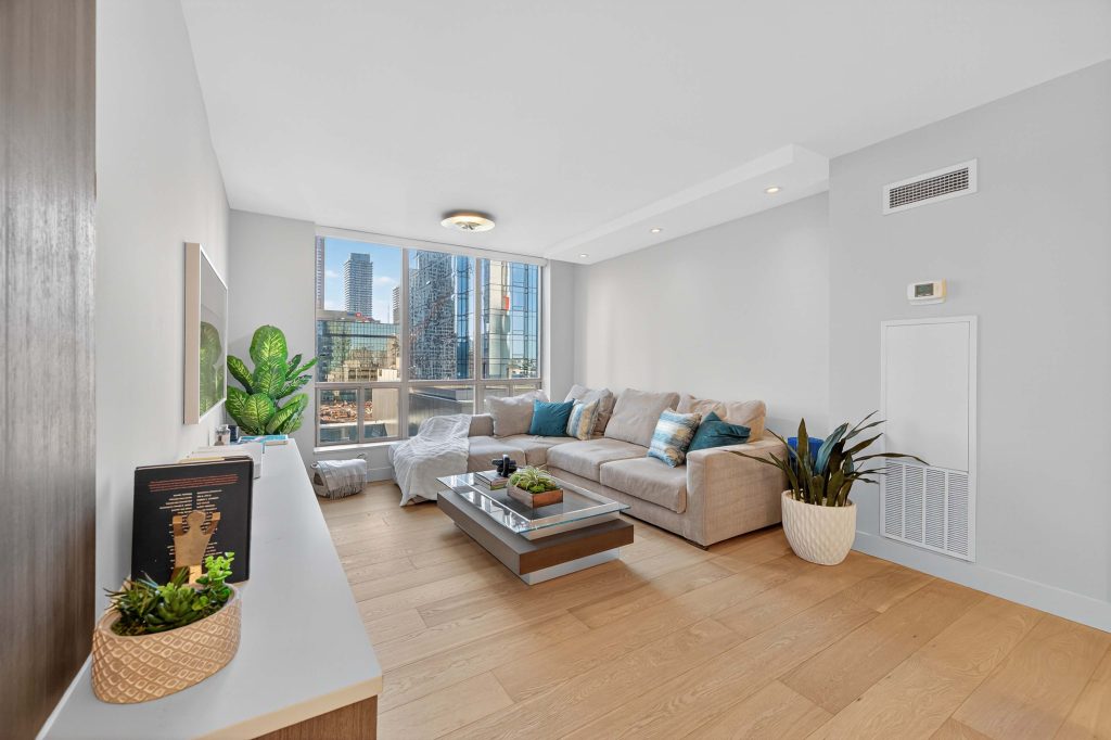 40 Scollard St Suite 1502 -13