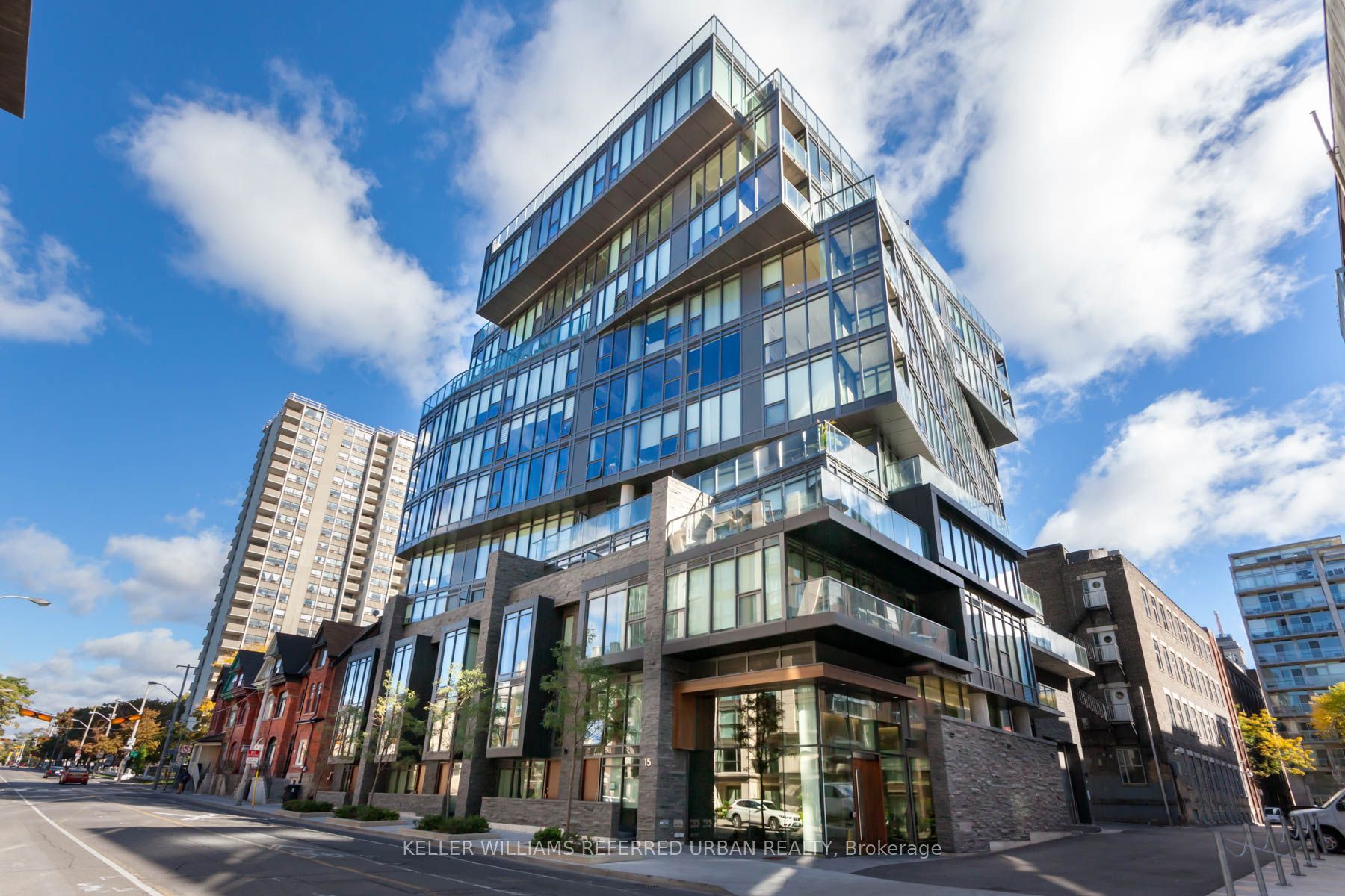 For Lease: Bright 1+1 Bedroom Condo in Queen West (15 Beverley St #503)
